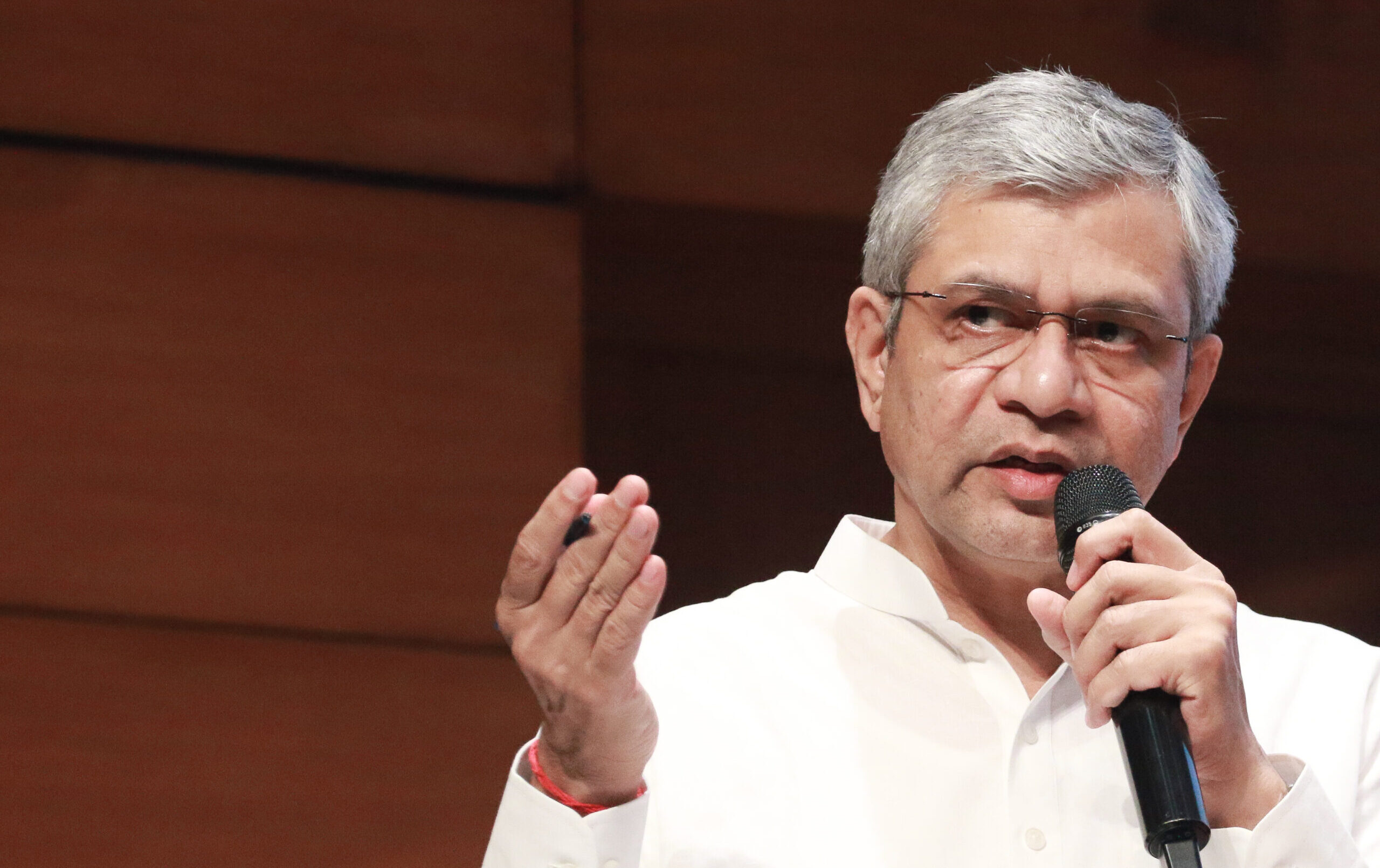 New Delhi: Union Minister Ashwini Vaishnaw addresses a press conference to brief the media on Cabinet decisions, at the National Media Centre (NMC) in New Delhi on Thursday, August 6, 2026. (Photo: IANS/Qamar Sibtain)