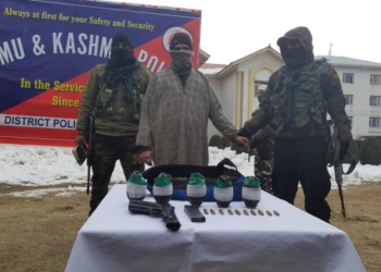 (280121) Kashmir:- Bandipora Police arrested newly-recruited JeM terrorist with arms and ammunition   . (Photo: IANS)
