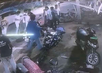 Police Team Assaulted, Official Vehicle Vandalised In Balangir
