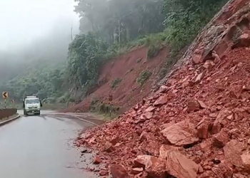 Landslide Disrupts Vehicular Movement On NH-520 In Kendujhar