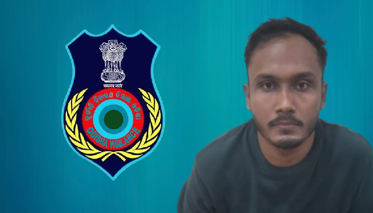 Odisha Vigilance Catches Kendujhar Labour Officer Taking Rs 20K Bribe