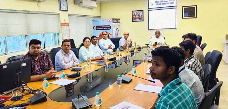 Utkal Varsity Students Share SIR Field Experiences With CEO