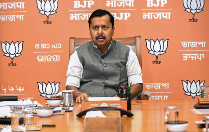 New Delhi: BJP National President Nitin Nabin holds a meeting with the partys national general secretaries at the BJP headquarters in New Delhi on Wednesday, September 23, 2026. (Photo: IANS/X/@BJP4India)