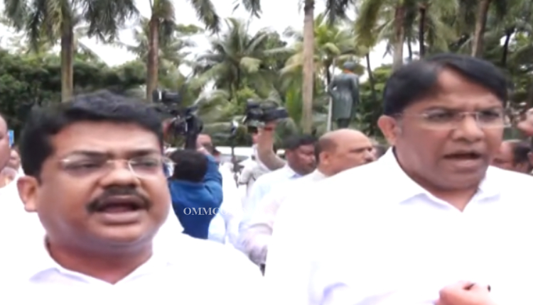 Oppn Demands Minister’s Resignation Over Textbook Errors, Protests Rock Odisha Assembly