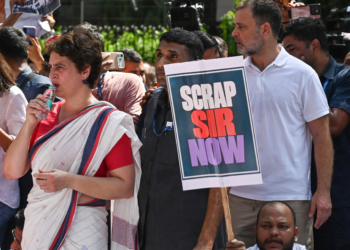 New Delhi: Leader of Opposition in the Lok Sabha Rahul Gandhi and Congress MP Priyanka Gandhi Vadra during a march from Parliament towards the Election Commission of India headquarters, protesting against Chief Election Commissioner Gyanesh Kumar and the Special Intensive Revision of electoral rolls in New Delhi on Tuesday, October 06, 2026. (Photo: IANS/Deepak Kumar)