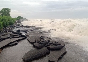 Kakinada: Uppada Beach